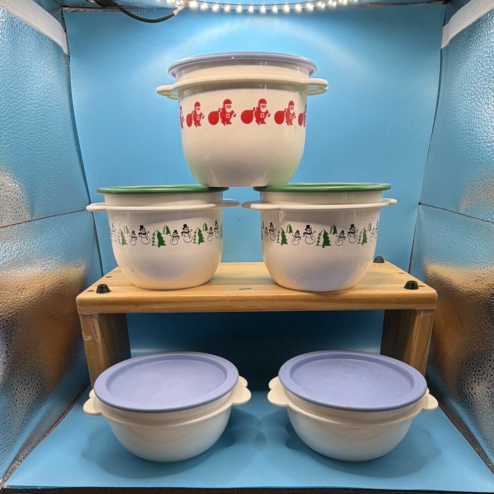 Tupperware 5pc Round Storage Container Set w/ Lids, 16 oz & 26 oz Christmas